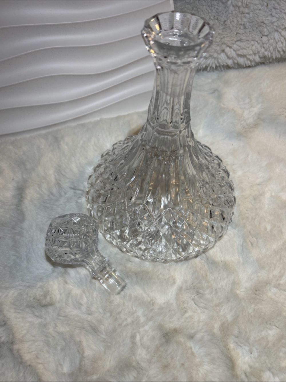 Vintage Captain's Ship Decanter -Wine-Liquor -Heavy Diamond Cut Glass 11" x 7.5” - Picture 3 of 11